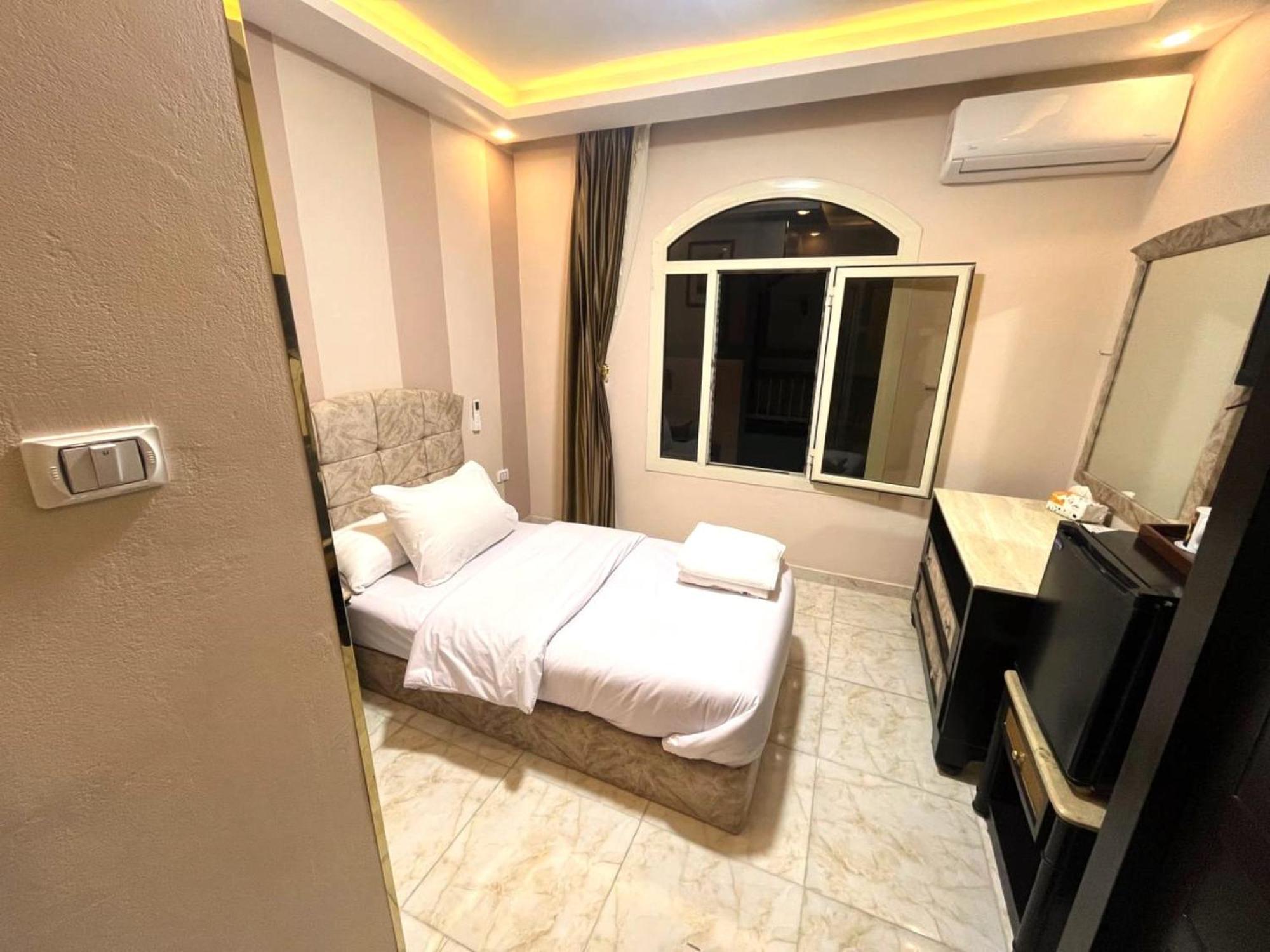 Nun Pyramids Hotel Kafret el-Gabal Rom bilde