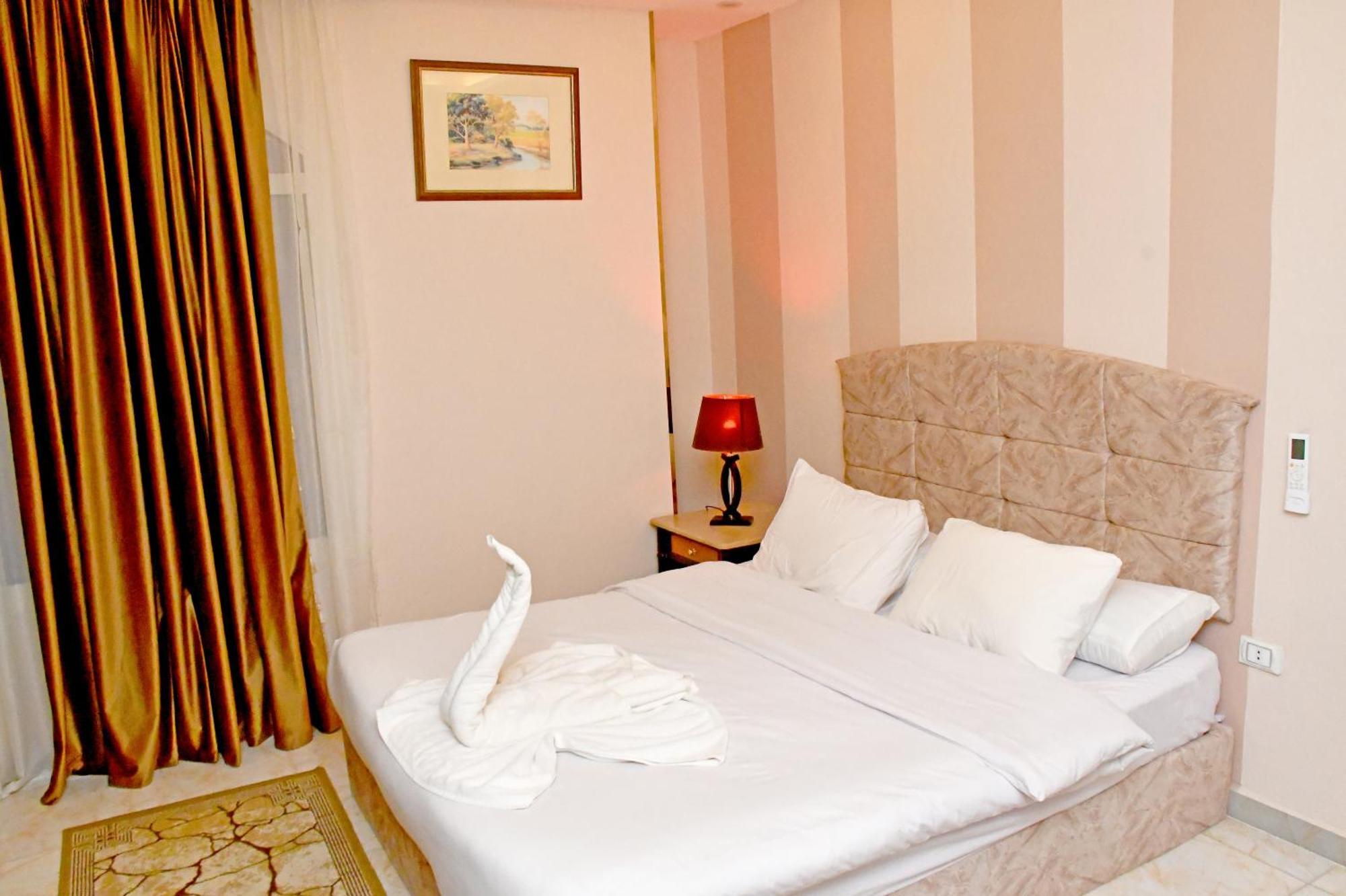 Nun Pyramids Hotel Kafret el-Gabal Rom bilde