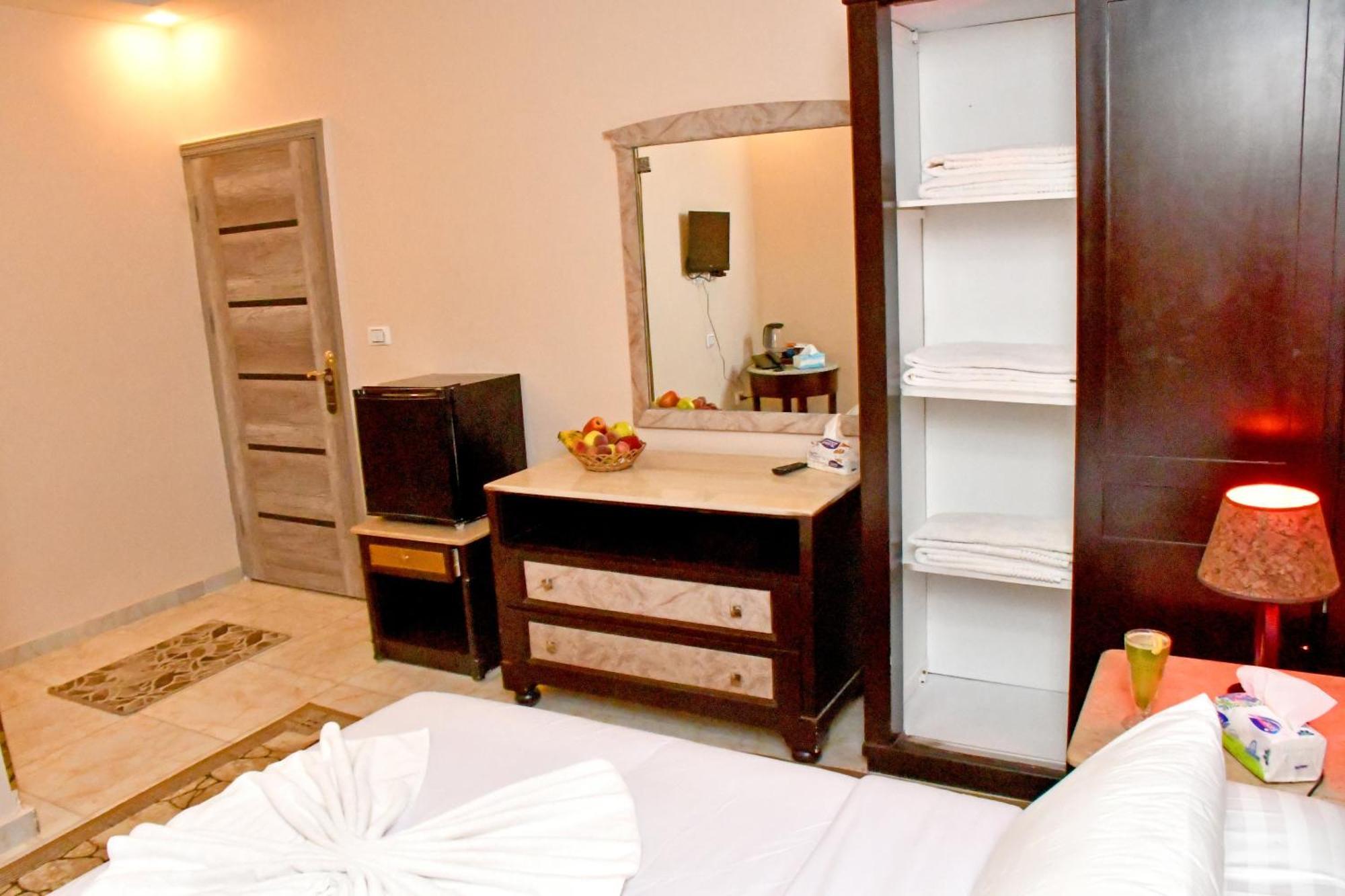 Nun Pyramids Hotel Kafret el-Gabal Rom bilde