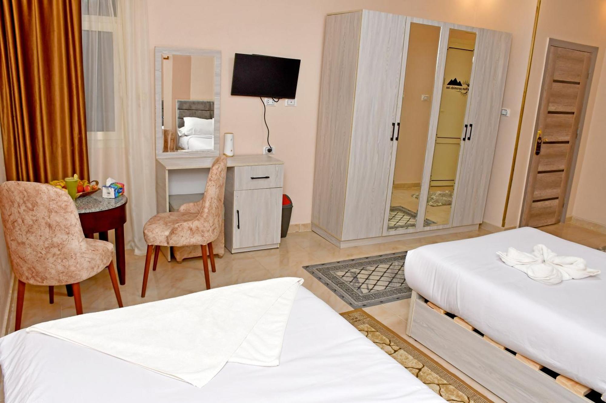 Nun Pyramids Hotel Kafret el-Gabal Rom bilde