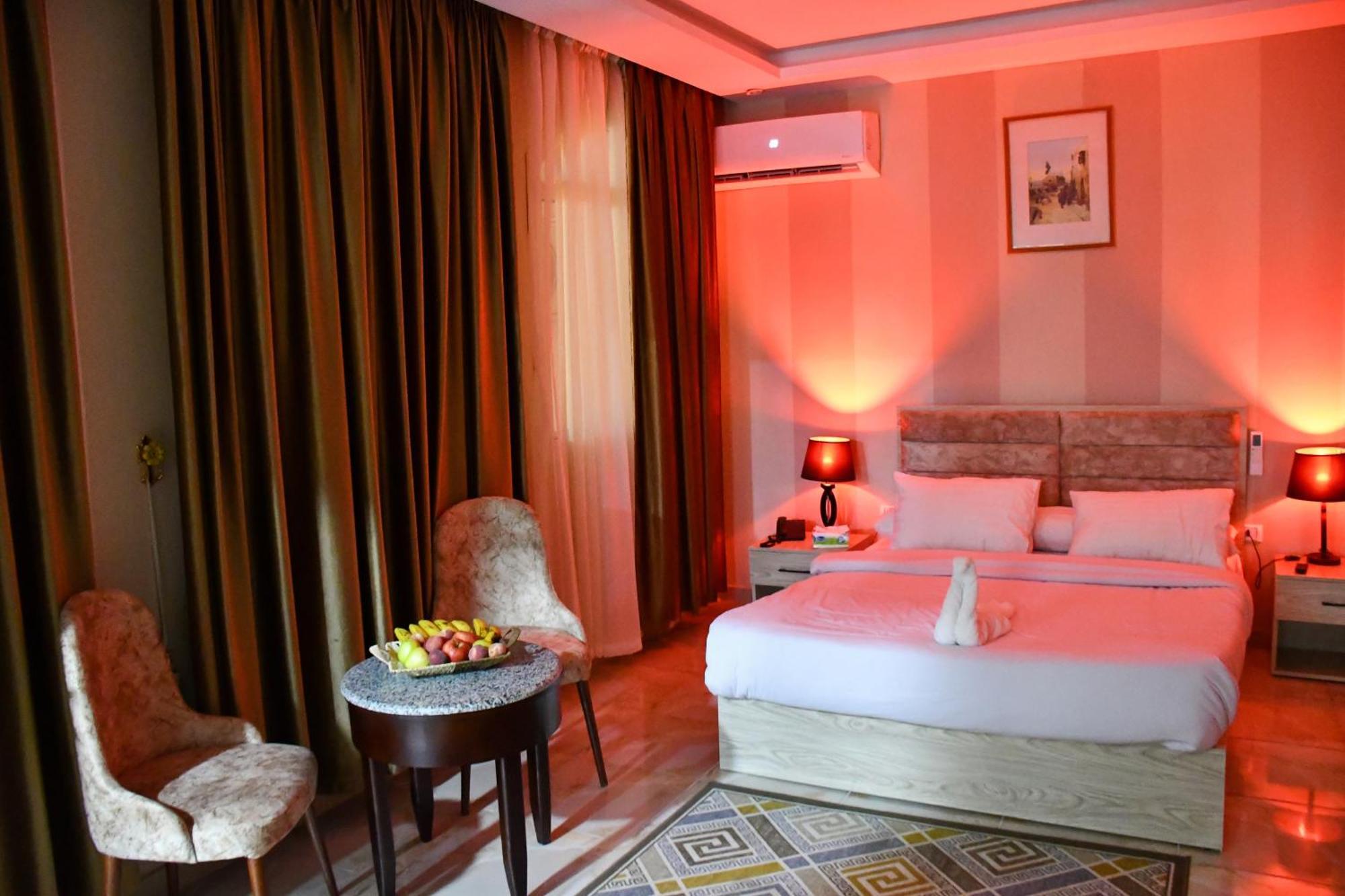 Nun Pyramids Hotel Kafret el-Gabal Rom bilde