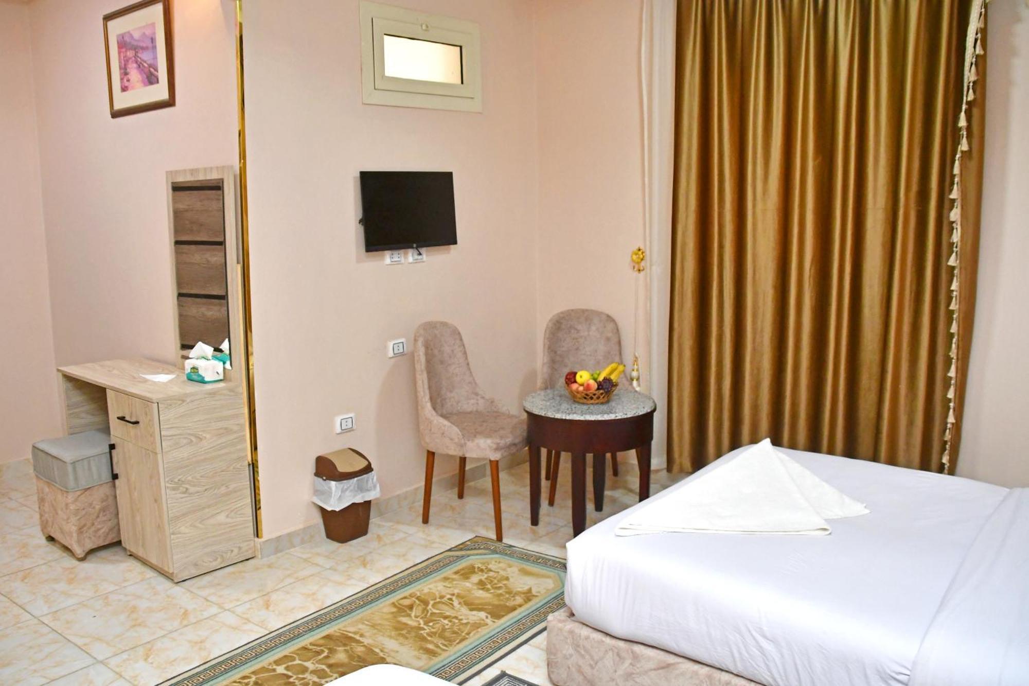 Nun Pyramids Hotel Kafret el-Gabal Rom bilde