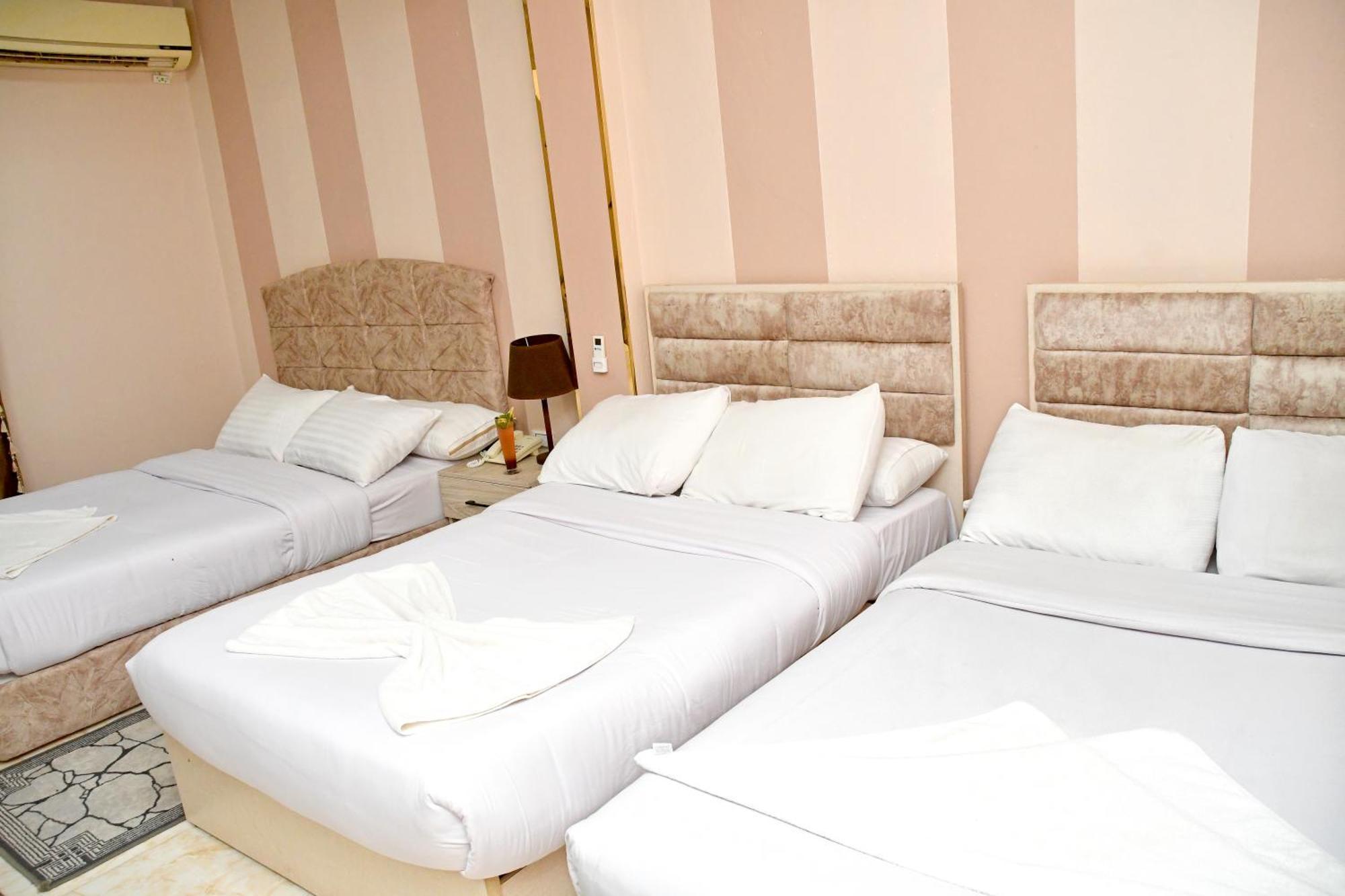 Nun Pyramids Hotel Kafret el-Gabal Rom bilde