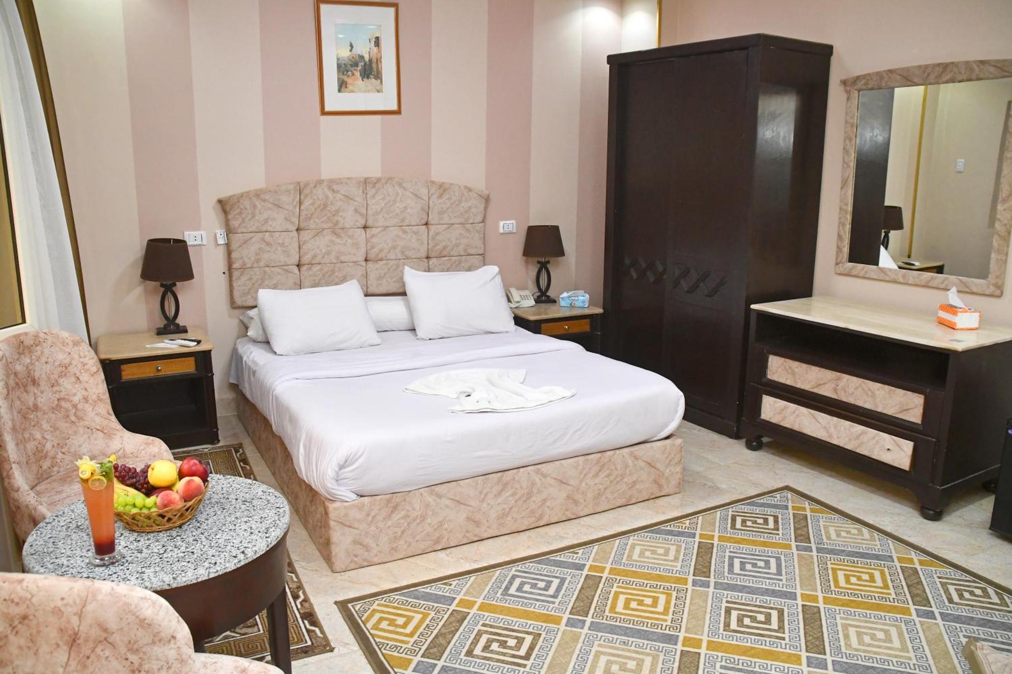 Nun Pyramids Hotel Kafret el-Gabal Rom bilde